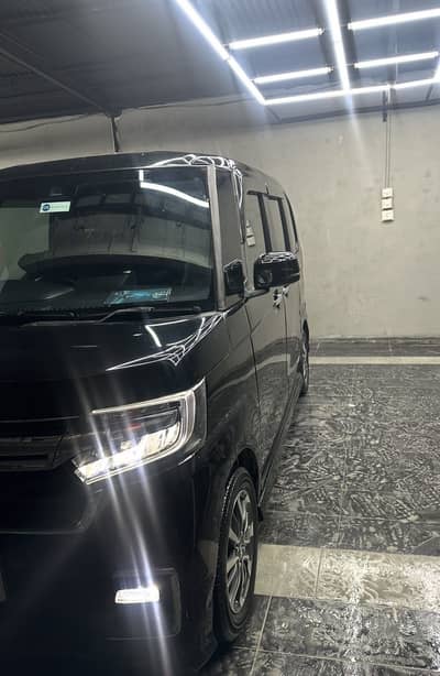 Honda N Box Custom 21/24