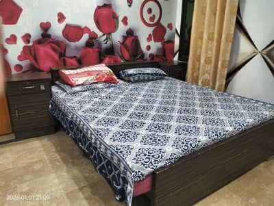 Bed dressng side tablle