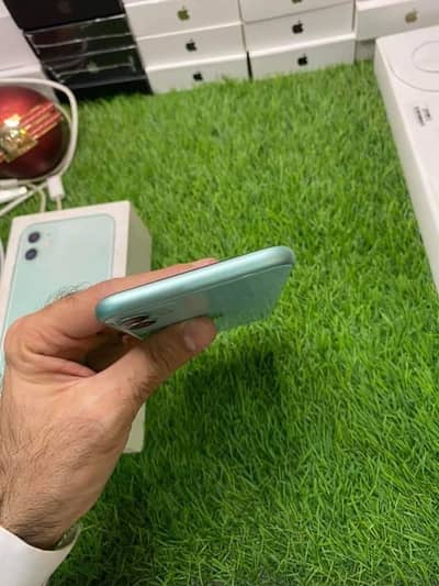 iPhone 11 128 GB full box PTA approved 03320902396