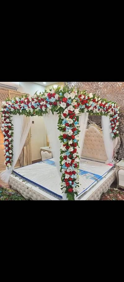 Decoration rooms and cars from fresh flowers