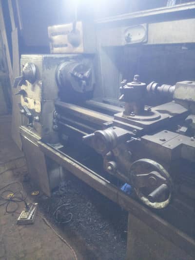 Colchuster lath machain