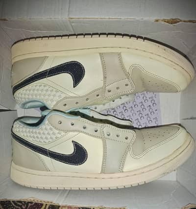 original Jordan 1 in off White color. with barcode. originalPrice 100$