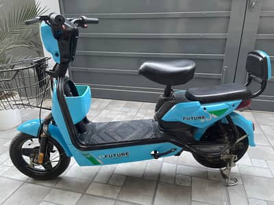 ELECTRIC SCOOTER YJ FUTURE GREEN POWER