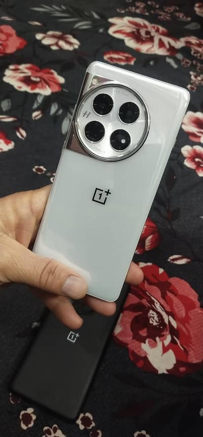 ONEPLUS 12 256GB SNAPDRAGON 8GEN 3 PROCESSOR APPROVE 10/10