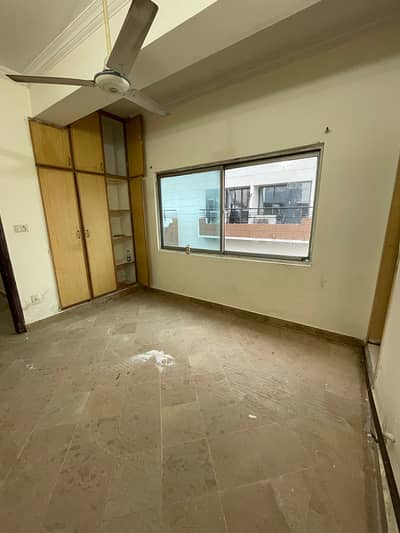 2 bed unfurnished apartment available for rent