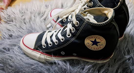 Shoes || converse || Joggers only for rs 1000