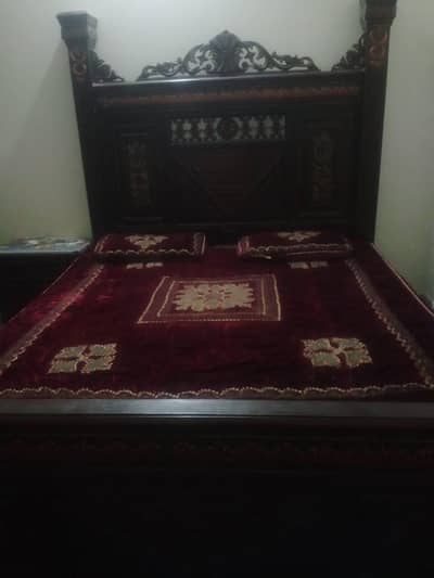 king size bed achi halat mein