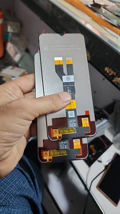 Vivo Y20 or realme c20