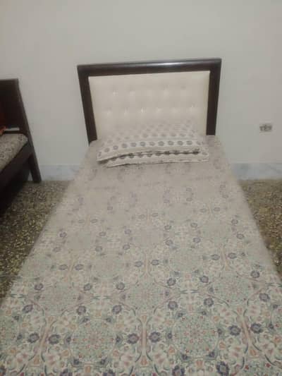 single bed in good condition