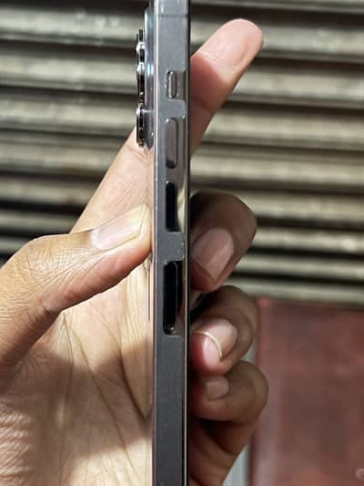 13 pro max jv/storege 128/bettery heath 94/water pack