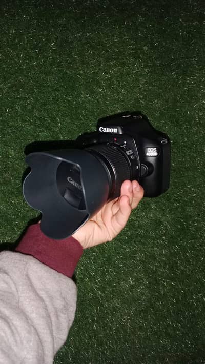 canon 4000D camera