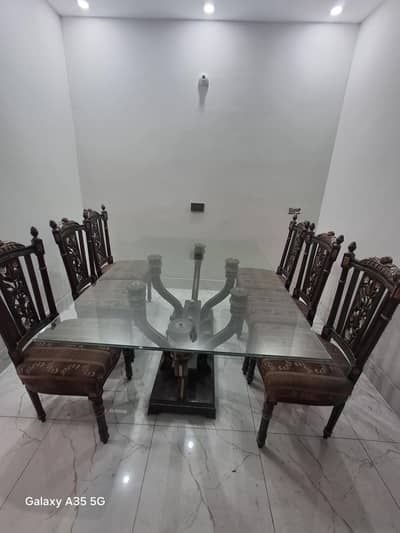 dinning table with 6 chairs