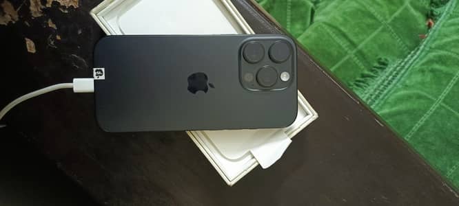 Apple iPhone 16 Pro JV