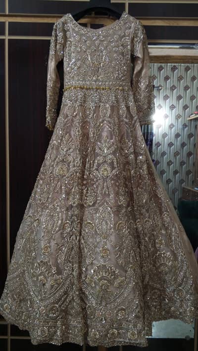 Heavy zardozi+Resham and pearls embroider ka kam hai