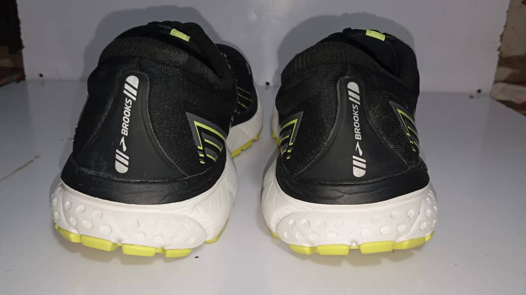 BROOKS GHOST-13 4
