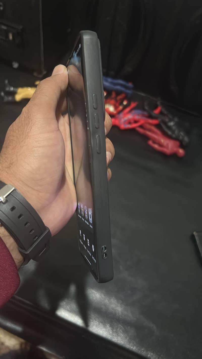 note 40 pro plus 5g 4