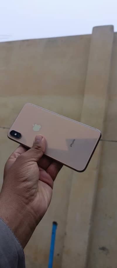 iPhone xs max 4 month sim work