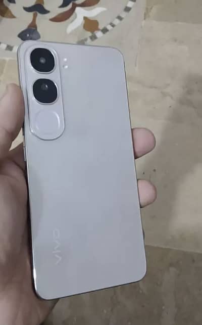 Vivo Y200 Silver | 10/10 Condition | 7 Months Warranty | Complete Box