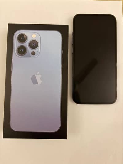 Selling an iphone 13 pro sierra blue 10/10 scratchless condition