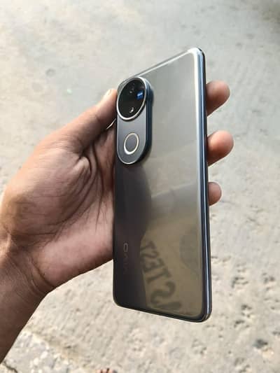 Vivo v 50