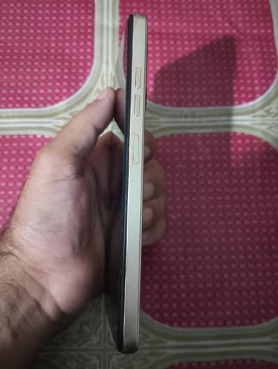 tacno saprk 20c 4 +4 128 ma ha box gum gaya ha only Mobil  cahrjar mil