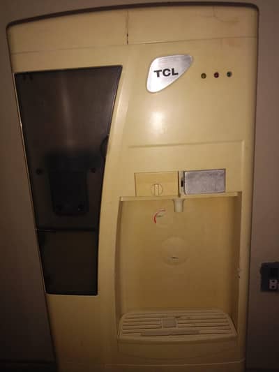 TCL water dispenser
