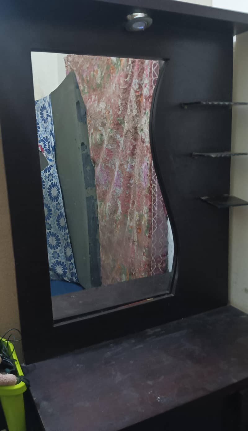 Dressing table 10/10 perfect condition 1