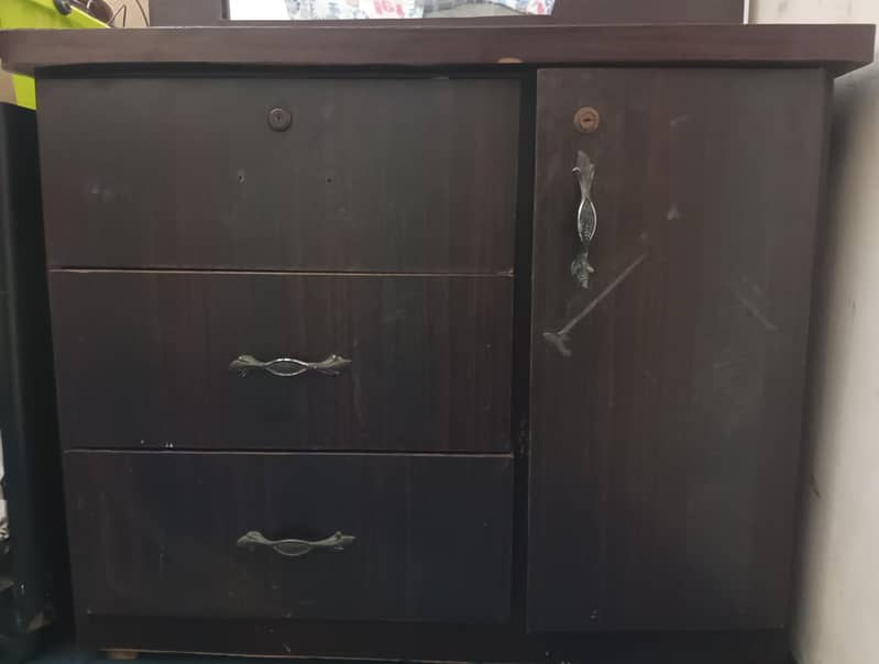 Dressing table 10/10 perfect condition 3