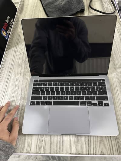 Macbook pro M1 2020 8/256