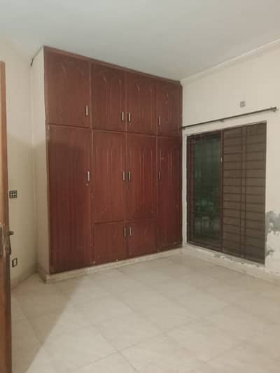 7 marla 2 bed upper portion for rent in psic society near lums dha lhr