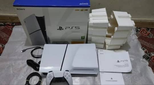 Sony PlayStation PS5 slim 1TB Disk edition with 2 controler full box