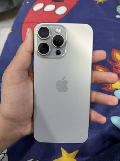 15 Pro Max JV 256 GB