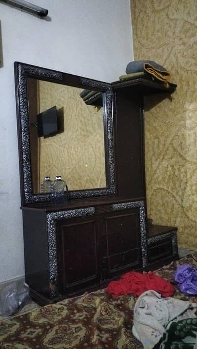 dressing table for urgent sale