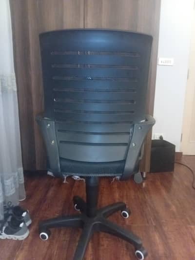 very good condition office chairs and their not damaged each chair