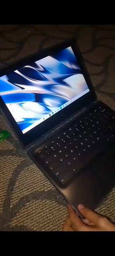 4-64 latest 2025 updated chrome book for sale in 10/10 condition