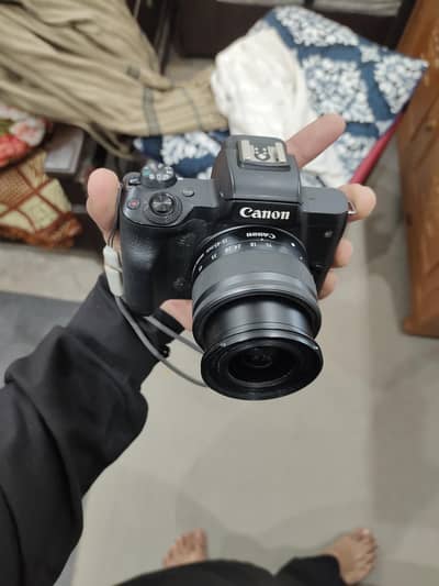 Canon M50