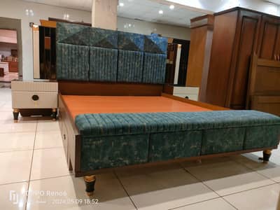 Luxury Bedroom Set for Sale, King Size Bed with Wardrobe and dressing
