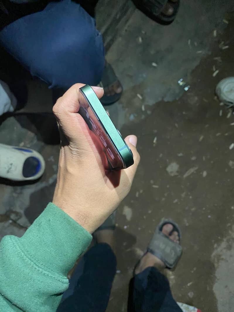 iPhone 13 10/10condition 5