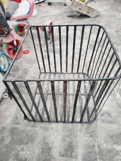 Garbage basket For Sale