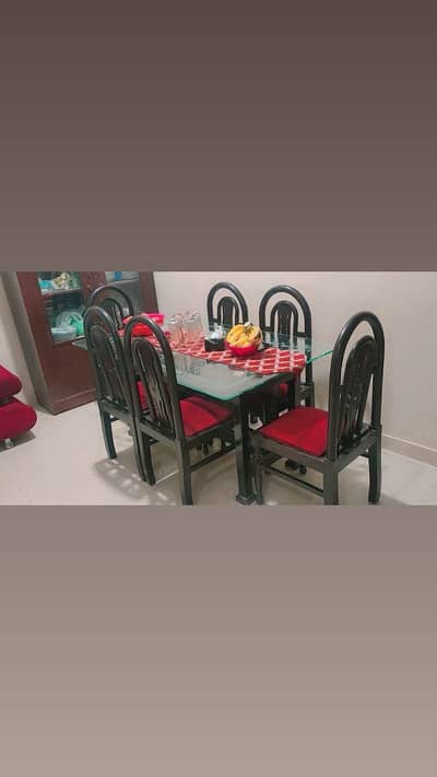 dinning table with 5 chairs