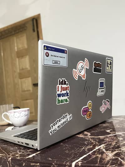 HP Elitebook 840 G7 | 9/10 | i7 10th | 16 | 256