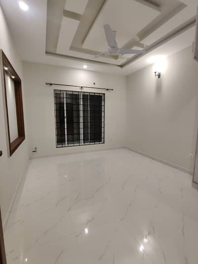 House For Grabs In 6 Marla I-10