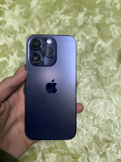 Iphone 14 pro in excellent condition , screeched less phone