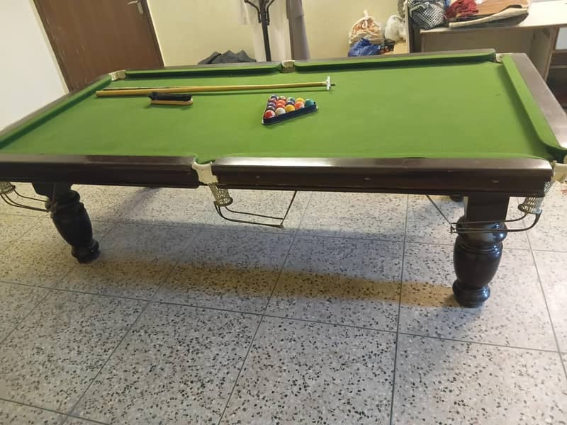 pool table good condition 0