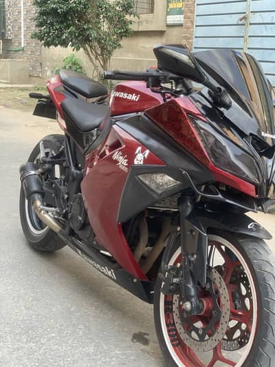 Ninja Kawasaki 400cc 10 by 10 condition