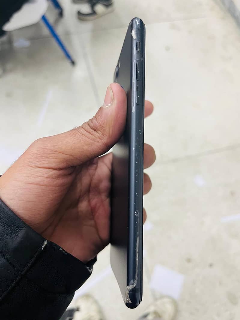 Apple iPhone 7 Plus 4