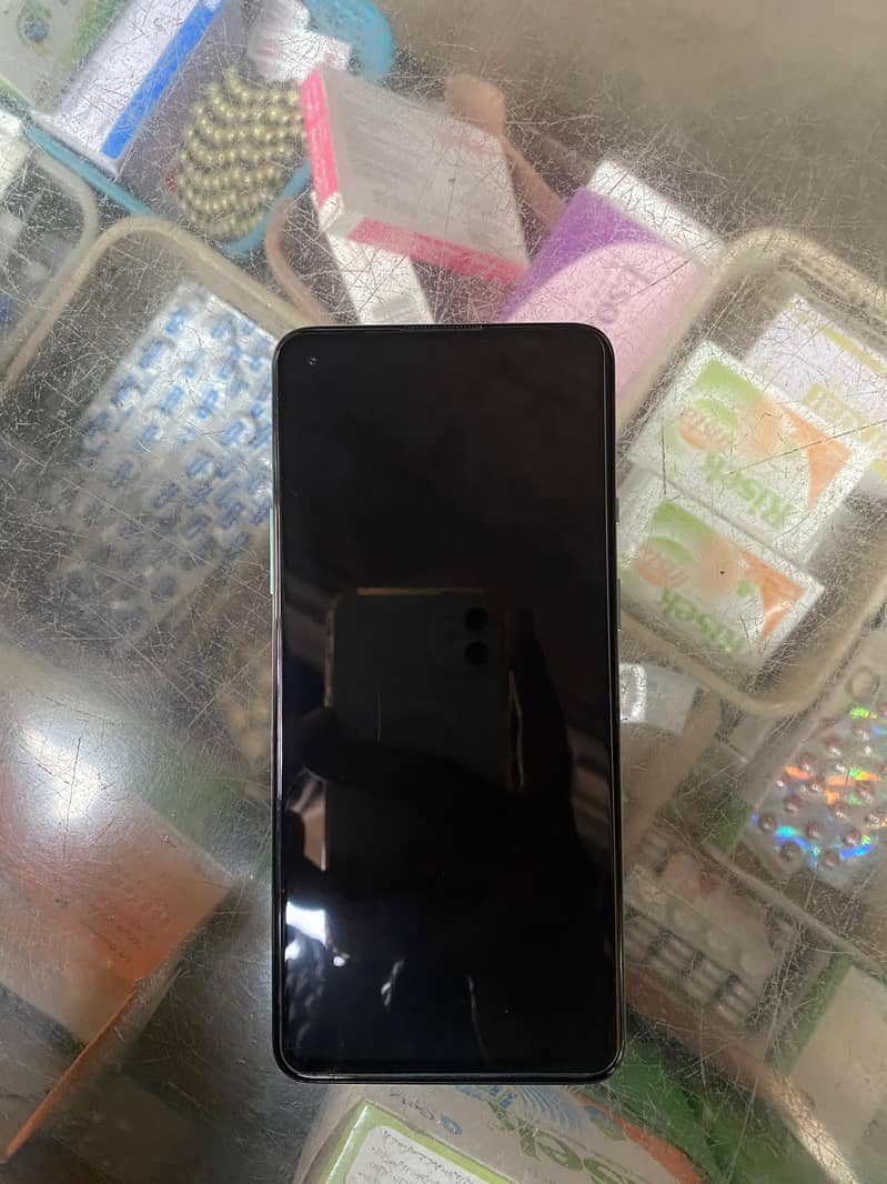 One Plus 8T   12 GB , 256 3