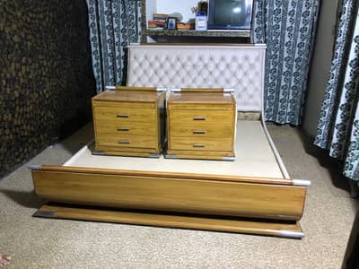 Bed King Size,Side Table & 8 inch metres