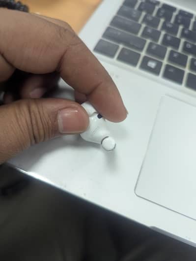 Apple airpods charging case required
