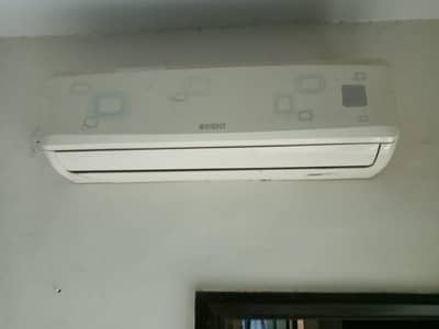 ORIENT SPLIT AC 1.5 ton neat and clean